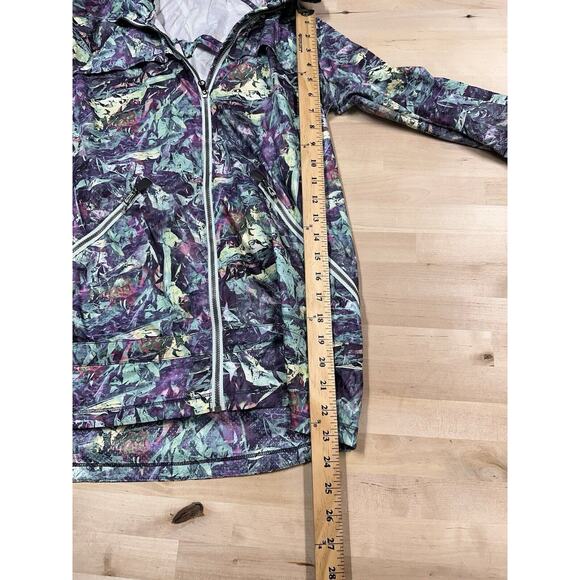 Lululemon Miss Misty Jacket II Iridescent Multicolor Lightweight Rain Size 6 EUC - Picture 8 of 12
